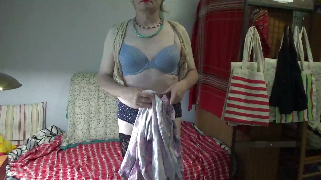 Şişman ladyboy Serge Ave-Lusin. 2026jb
