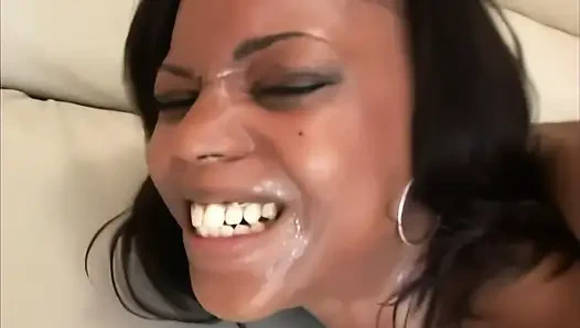 Marie Luv: Çift Penetrasyon İçin Yumuşak, Heykeleli Bir Popo