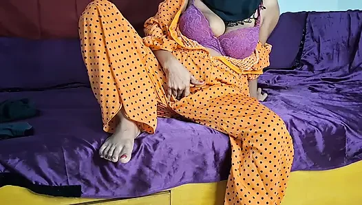 The desi whore wife quenched her thirst. Alone at home, she inserted a toy into her pussy and released water.