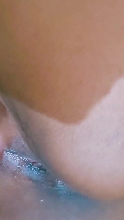 My boyfriend massaged my pussy and then fucked me. | Clip 1