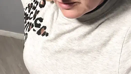 Fancy a chat whilst I fanny about after doing a massive pee in the rathe...