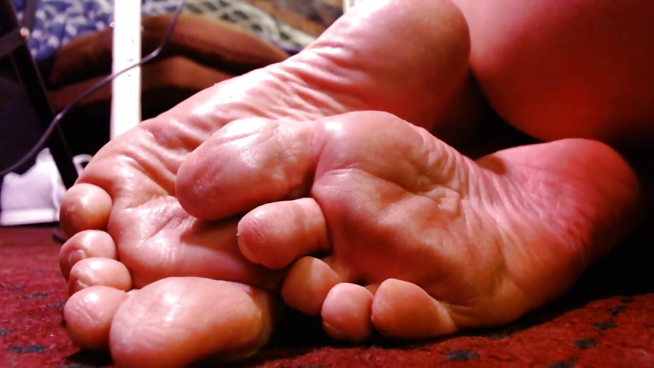 Very Wrinkled Soles Closeup