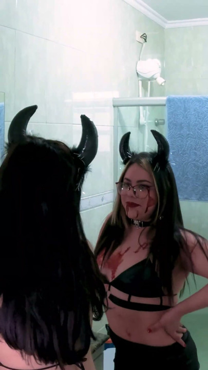 Hot Lesbians Take Advantage of Halloween Eve to Fuck
