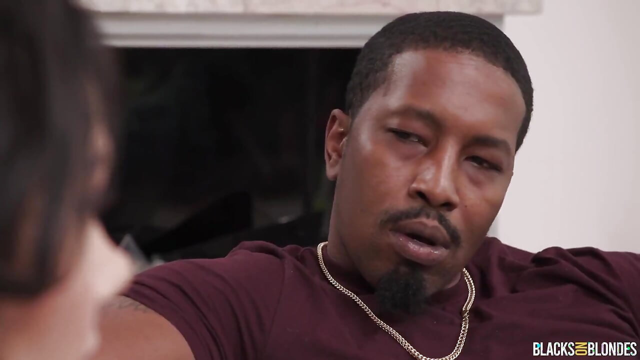 Blacksonblondes çifte penetrasyon istiyor