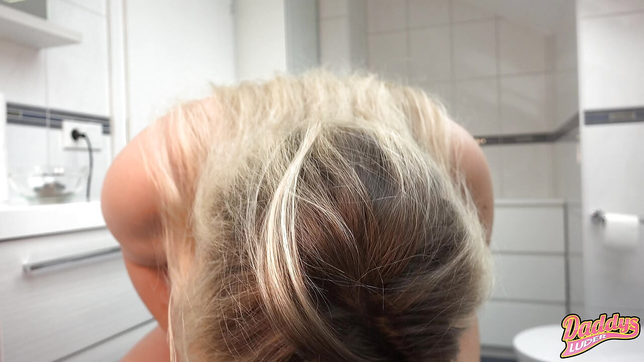 妊娠中の主婦は、こんなに濡れた剃られた陰部を初めて見た!