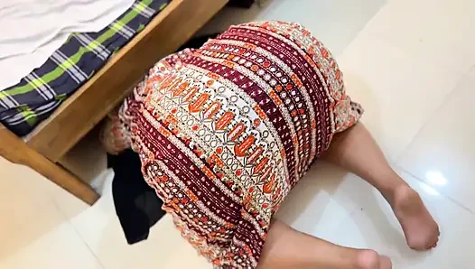 Ibu tiri muslim mesir dengan pantat bahenol terjebak di bawah ranjang sebelum dia mau seks anal dariku!