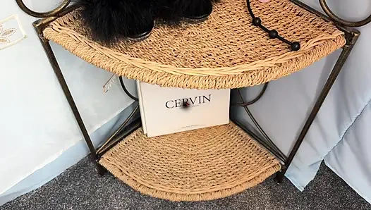 Mrs Reife Füße ziehen sich an und der Kameramann kann sich nicht helfen. 388