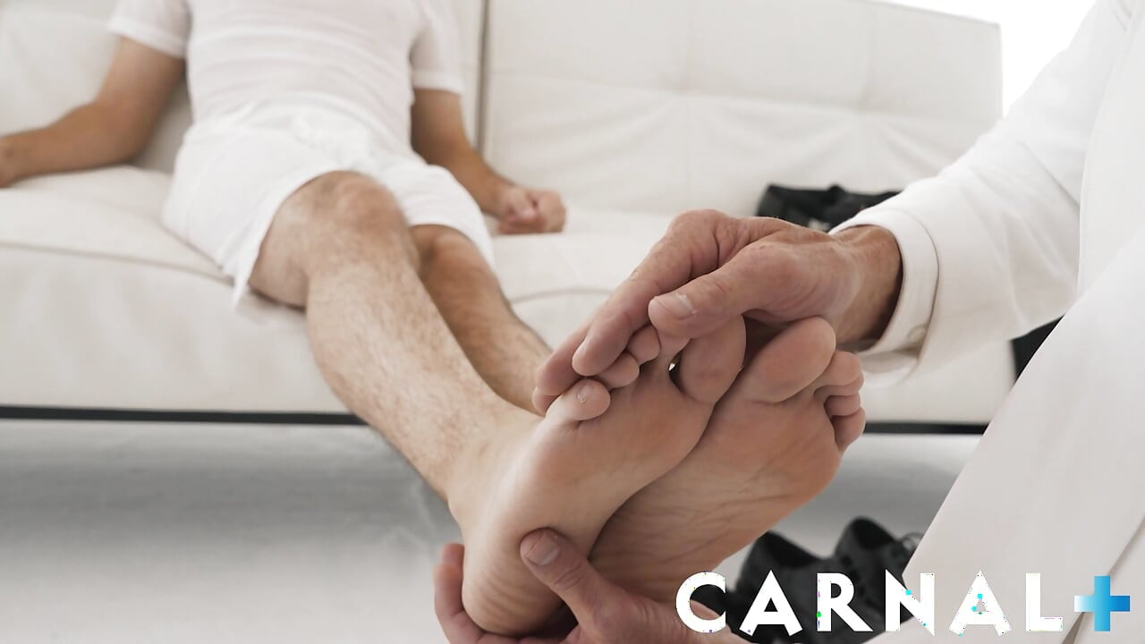 MasonicBoys - Ταιριαστό DILF Master Figata χωρίς καπότα ομαλή αθώα twink