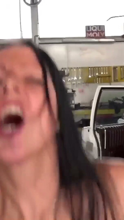 Texas Patti își motivează mecanicii auto în felul ei... | Clip 2