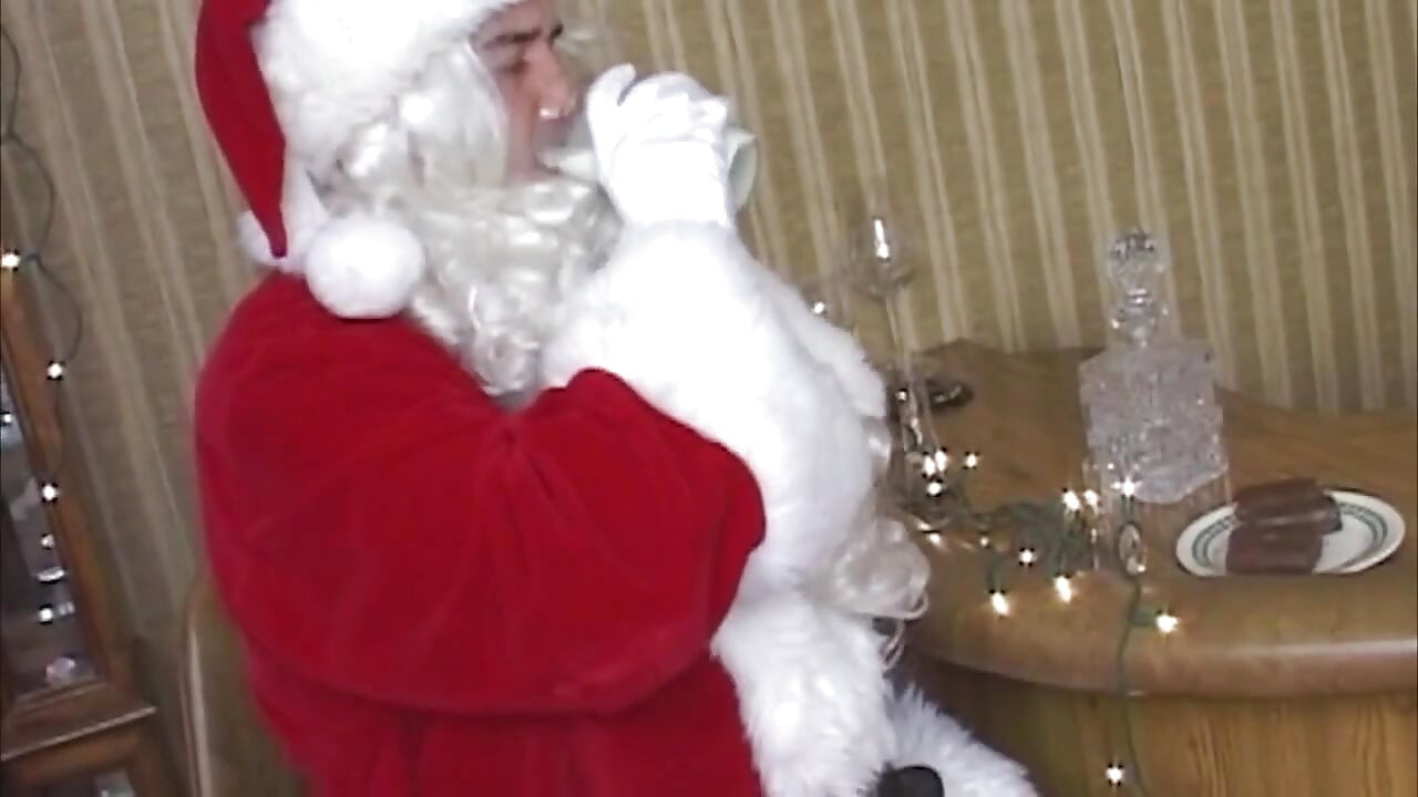 I Saw Stepmommy Eating Santa's Cock