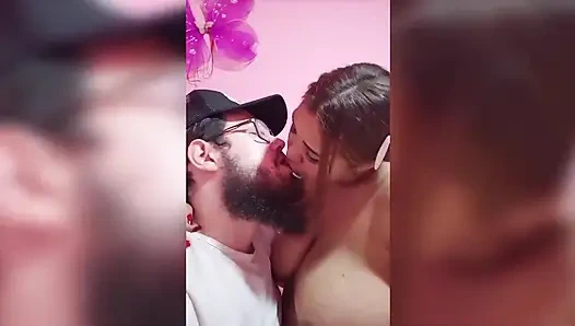 Cermat!! Cermat!! Kamu hampir crot di mataku, dan aku pengen banget dicrot di mulutku.