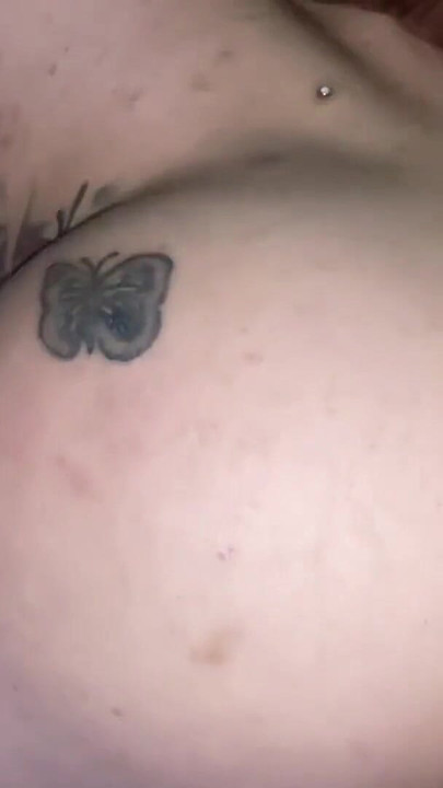 Uzbudljiv trenutak iz "SexGodPicasso VonMadeHaNut kroti pokornu trans kurvu Ts AshleyCreamssss"