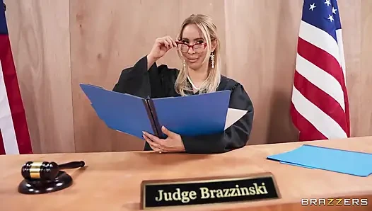 Brazzers - Kylie Rocket и Luna Baby имеют право оставаться грязными, трахнутые в суде
