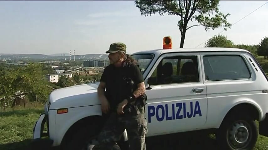 Oszałamiająca brunetka Hottie Liza Del Sierra pomaga policji złapać notorycznie przestępczego szefa