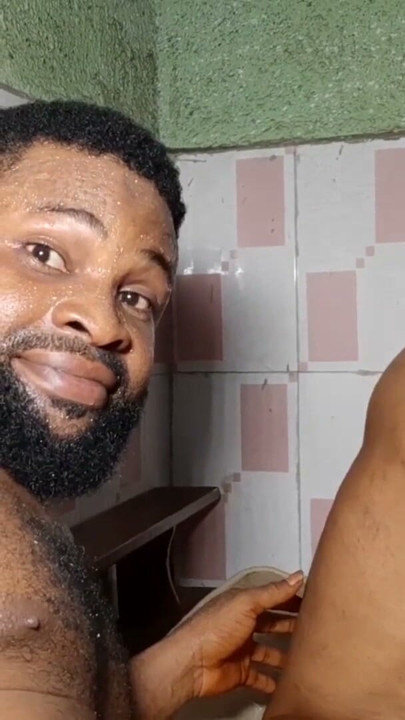 Ebony Calabar Kızı Popüler Nijeryalı Pornstar Tarafından Evde Sikiliyor | Clip 1