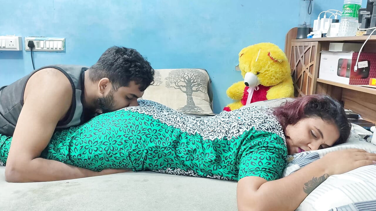 Mallu hot wife ass kiss romance by husband