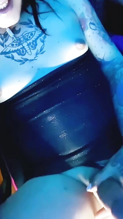 Testiculele anale se simt atât de bine