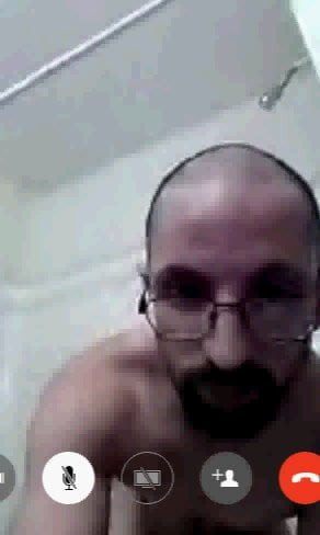 Michael Amos bekerja di industri Mohawk melancap