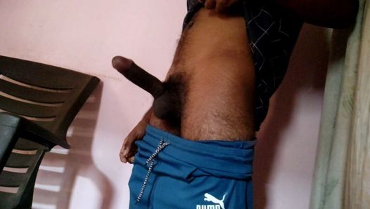 セクシーなインド人巨根マスターベーション、巨根を見せつけるホットなインド人少年