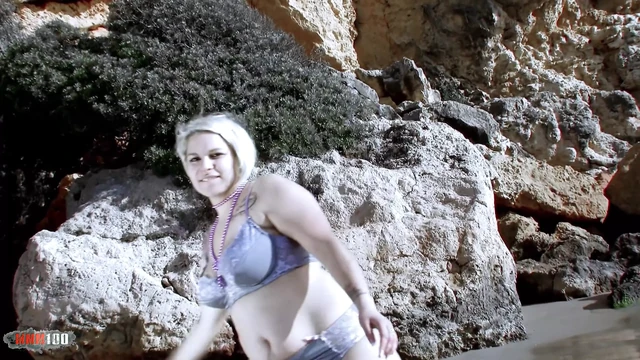 Dulce Canela: La Plump Blonde Dulce Canela Stripping by the Sea