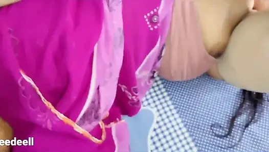 Üvey üvey erkek kardeşimi baştan çıkararak sikiyorum