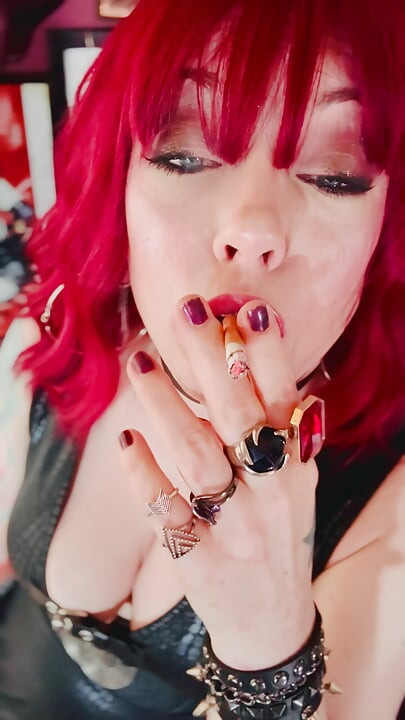English Goth Dangles & Smokes Her Cigarette - Tina Snua Smoking A Cig With Dangling, Drifts, OMI OME Snap