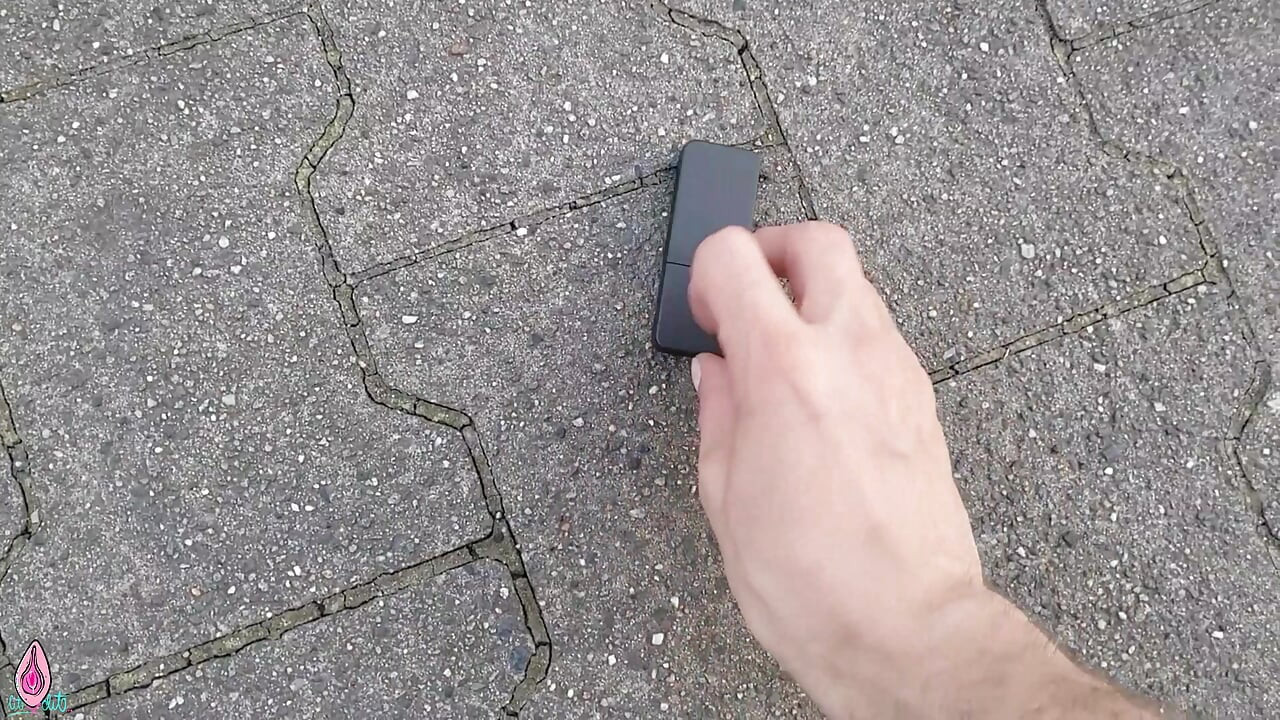 Cheating girlfriend loses remote control of ass plug in public and gives stranger man her asshole outdoors