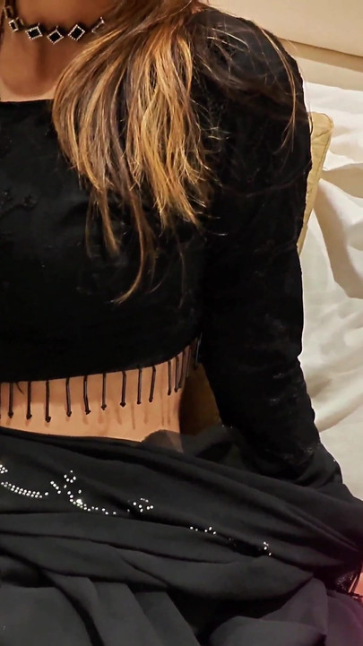 Η καυτή μητριά ξέρει πώς να πειράξει έναν κόκορα και να φτάσει γρήγορα στο σιντριβάνι cum | Κλιπ 2