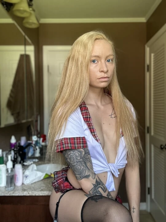 Petite schoolgirl milf squirts POV