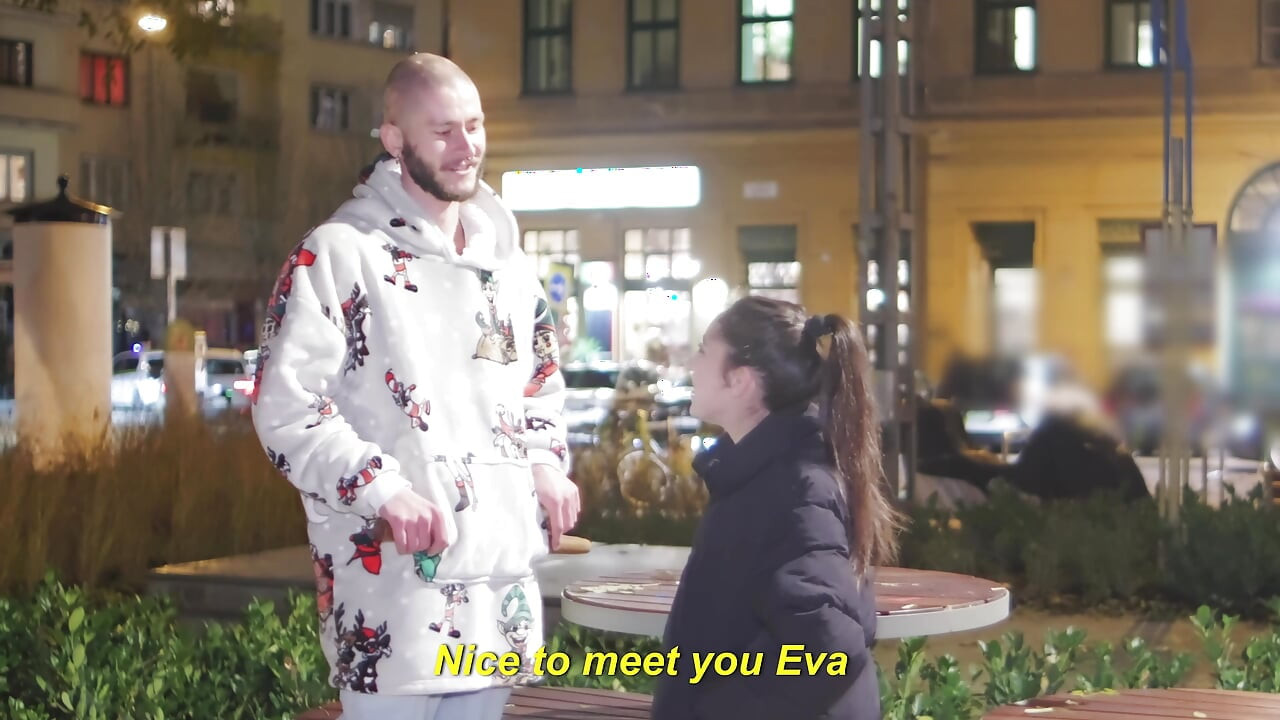"İçime boşal!" - minyon italiana eva generosi herkesin içinde amının içine boşalmak için yakalandı