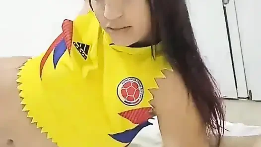 Моя жена идет на работу, и я привожу грудастую и соседа в дом, это произошло в Соединенных Штатах