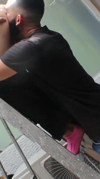 Saya menelefon melalui udara yang pecah dan berakhir dengan pepek hamba yang penuh dengan susu! | Klip 1