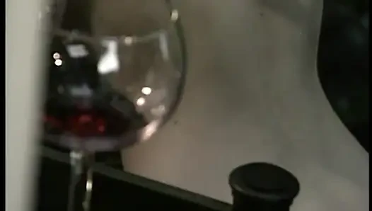 Memek becek cewek hot rambut cokelat ini dijilat dan dientot habis-habisan sampai mengerang keenakan