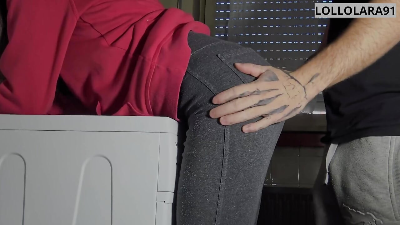 Fucked on the washing machine and cum on hairy pussy!