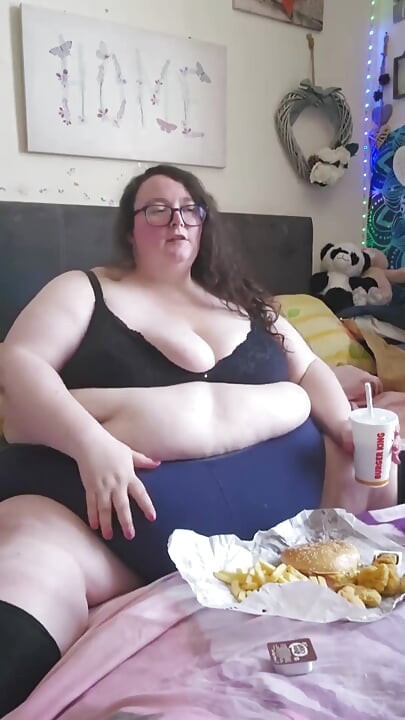 SSBBW Burger Meal Stuffing and Chat Part 1