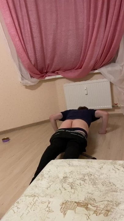 Vitja do pushups