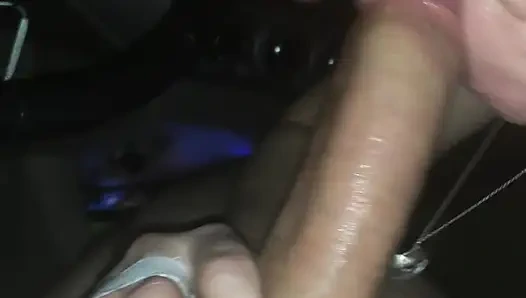 Рыжая падчерица глубоко заглатывает член папочки и глотает его порцию спермы