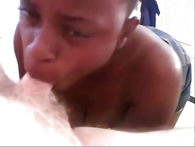 Ebony with big rack gives blowjob
