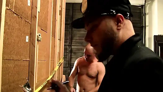 Jail! Lick Nice Mom's Pussy! the Guard Lets Her Pussy Lick Prisonly!