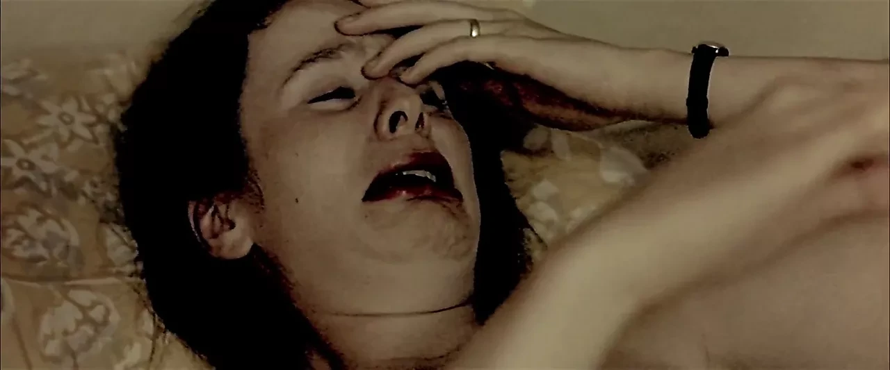 Emily Watson Nude - Breaking the Waves (1996)