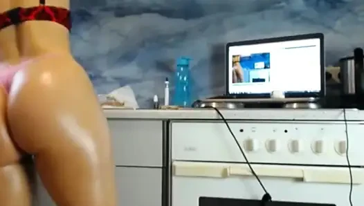 Hot Sexydea Playing on Live Webcam