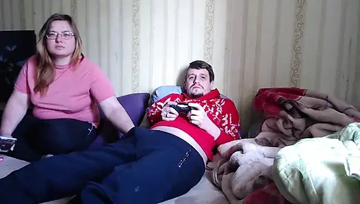 Apakah aku akan bisa menyelesaikan level pertama dari tantangan saudara tiriku yang super nakal ini?