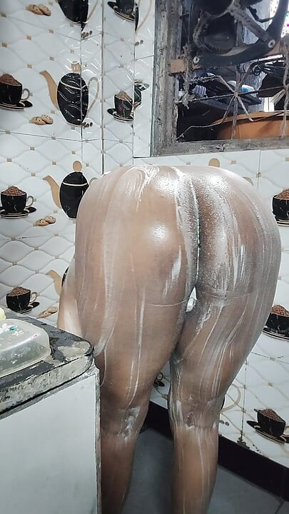 indian girl bathing nude