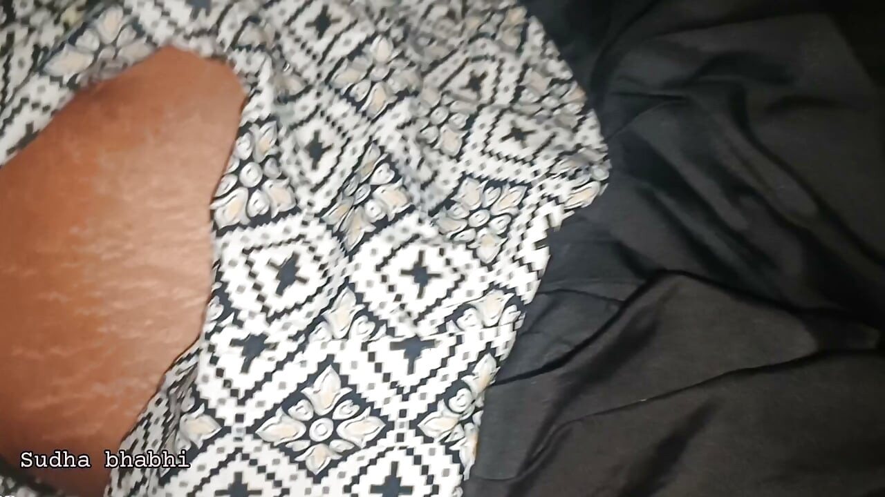Šta joj je učinio poočim noću dok je njena posestrima bila u svojoj sobi?