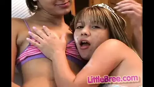 Little Bree в лесбийской игре
