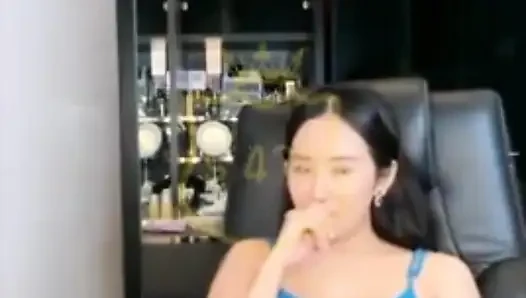 Indonesische models haben enge muschi und große möpse, wollen von ojol gefickt werden