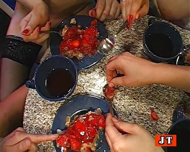 Ggg John Thompson - awek liar dikongkek keras, makan pepek lesbian, kongkek gangbang