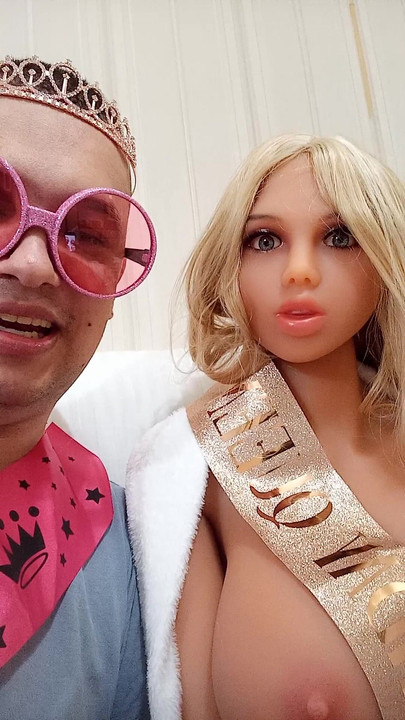 Rumunjska lutka videochat Umirovljenici 69