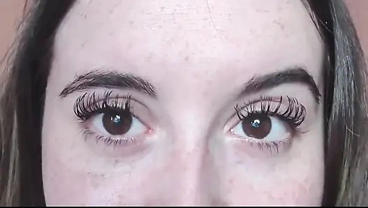 Dewi ini melihatmu saat kamu menyentuh kontol kotormu