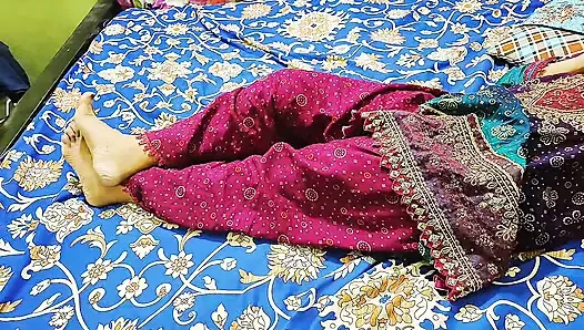 Sloppy Blowjob and Hardcore Fucked Desi Indian Village Bhai ko Lund dia Fast sex load Moaning